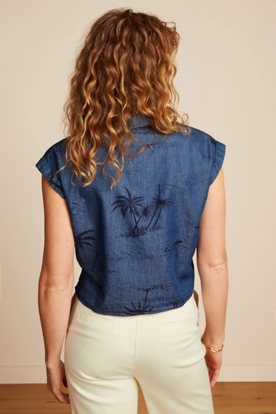 King Louie - Knot Blouse Daytrip Denim Blue – Sien Clothing King Louie - Knot Blouse Daytrip Denim Blue – Sien Clothing