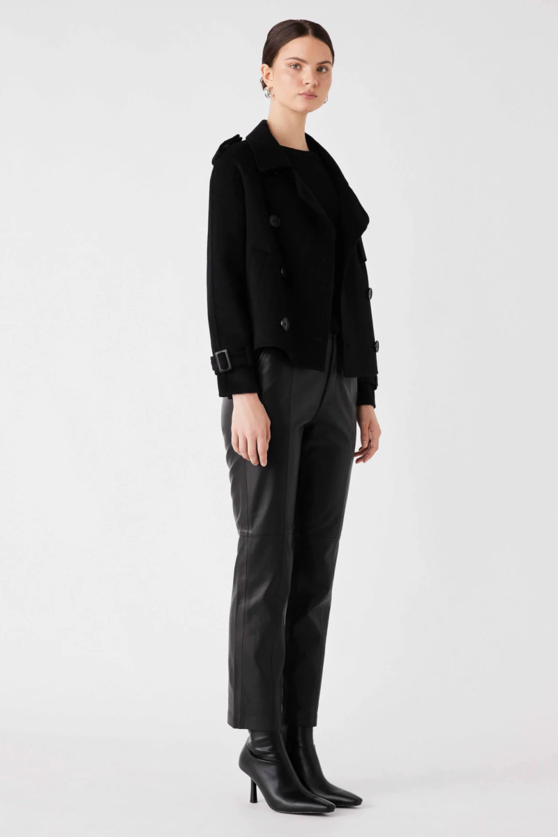 Esmaee - Virtual Cropped Trench Black